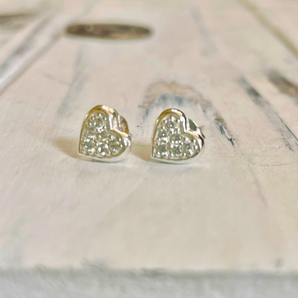 Stamped 925 petite pave CZ heart studs - Picture 3 of 6